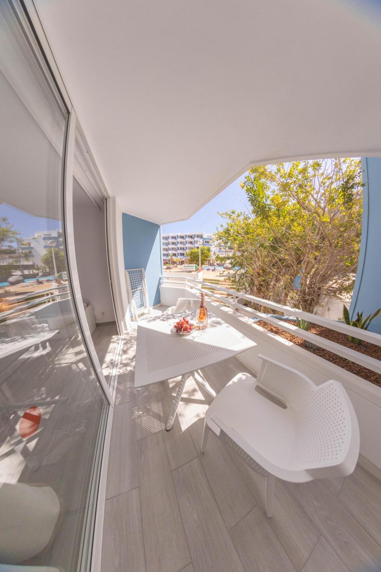 Retreat Oasis Studio Apartment Сан Мигел де Абона Екстериор снимка