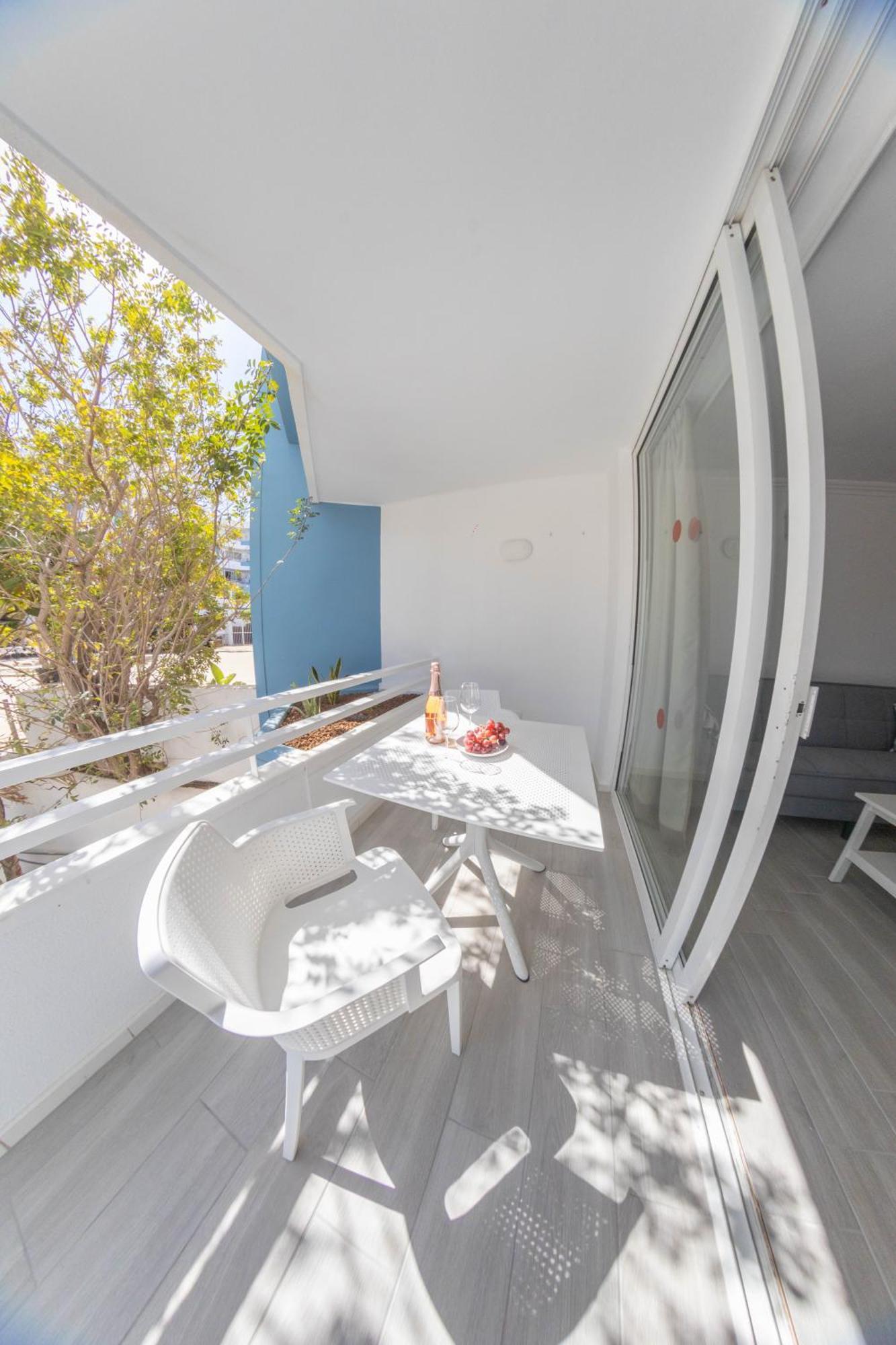 Retreat Oasis Studio Apartment Сан Мигел де Абона Екстериор снимка
